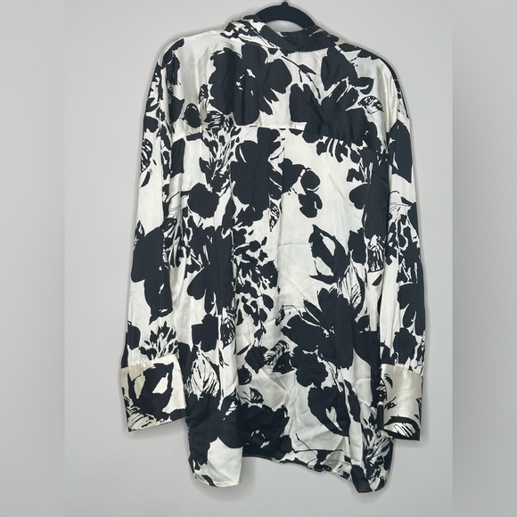 Print Blouse - Picture 2 of 4